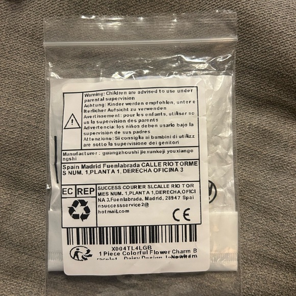 Gold Daisy Charm Beaded Bracelet - Clear and Peach - Picture 2 of 5